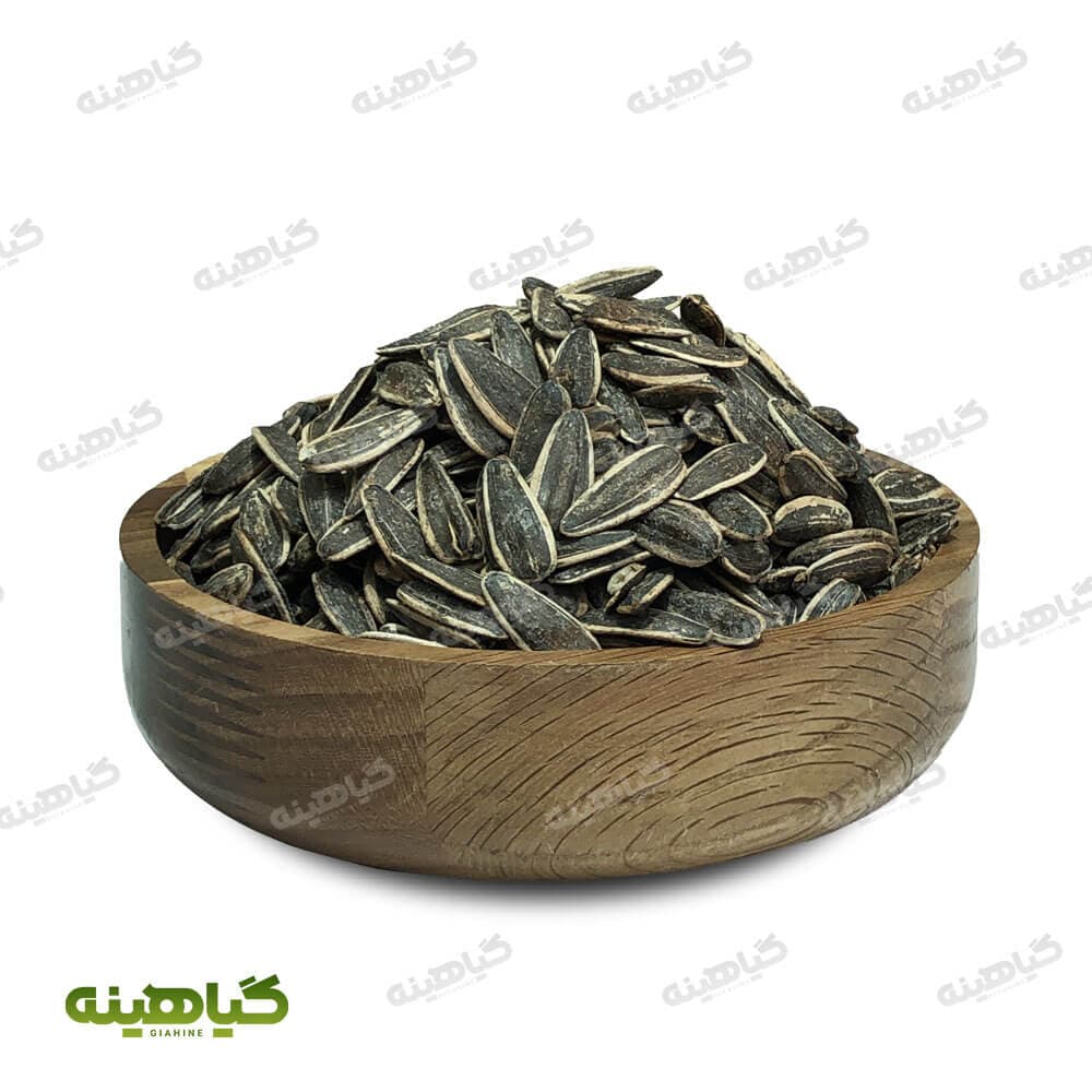 تخمه افتابگردان دور سفید شور