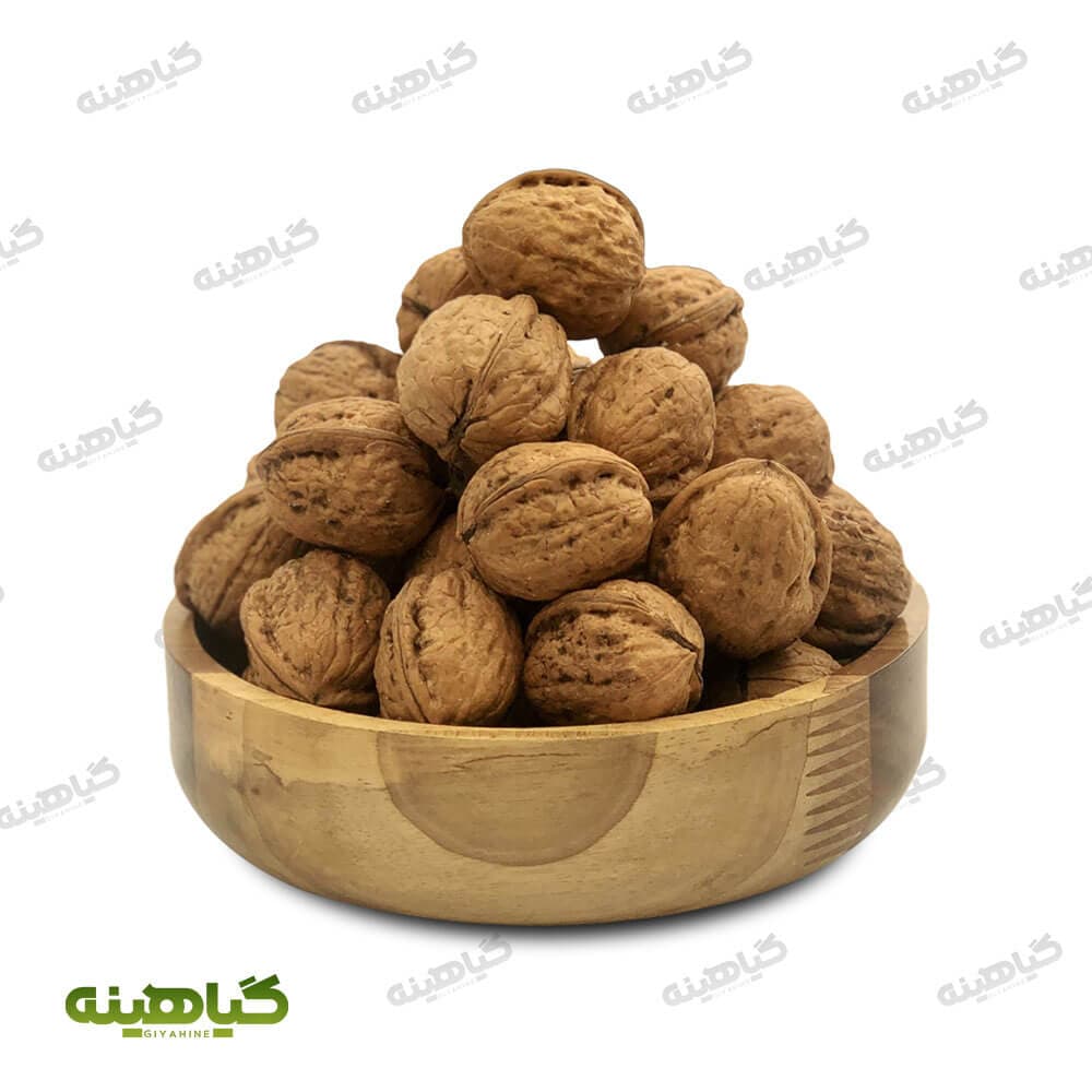 گردو با پوست خارجی